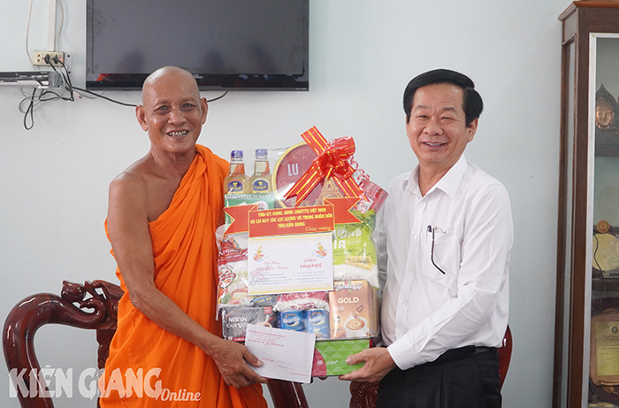 Đồng bào Khmer đóng góp vào sự phát triển chung của tỉnh Kiên Giang